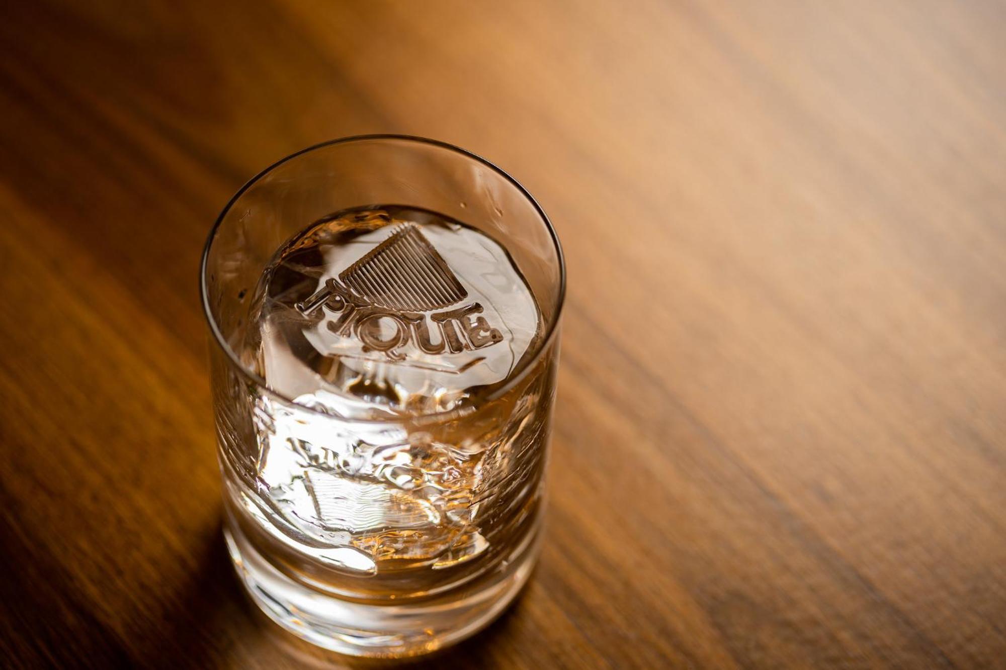 Viceroy Kopaonik Serbia Exterior foto A glass of Old Fashioned with a large ice cube